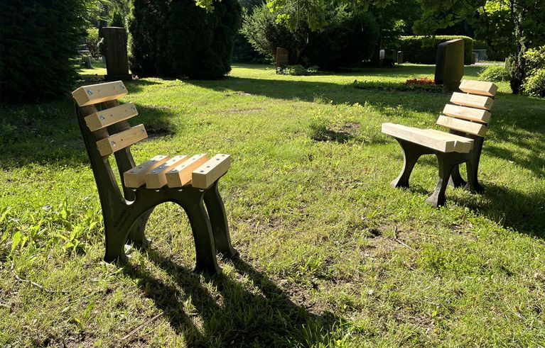 Teaserbild Einladung zum Bänke-Bauen und Mitmachen auf dem Parkfriedhof Ohlsdorf